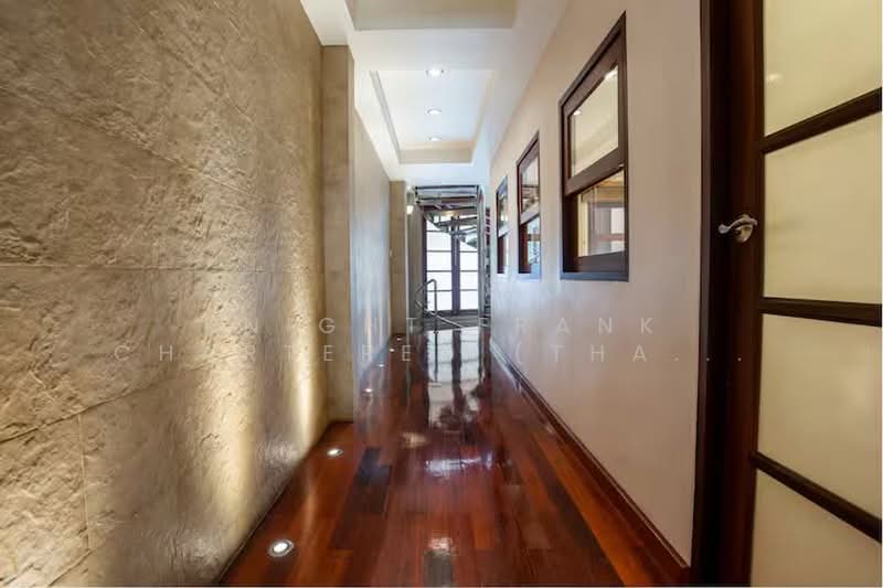 Townhouse in Sukhumvit 39, Bangkok, Khlong Tan Nua, Watthana, Bangkok, 4 Bedrooms, 440 sqm, Townhouse For Sale, by Knight Frank Chartered (Thailand) Co.,Ltd, 500399981 - DDproperty.com