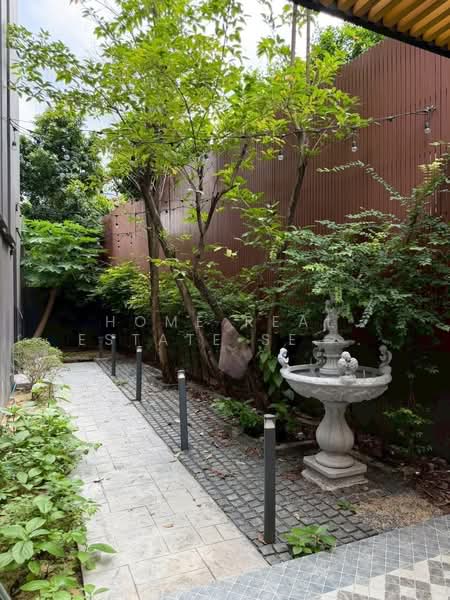 Residence Sukhumvit 65, Bangkok, Sukhumvit Road, Phra Kanong Nua, Watthana, Bangkok, 4 Bedrooms, 380 sqm, Townhouse For Sale, by HOME Real Estate Service, 500399989 - DDproperty.com