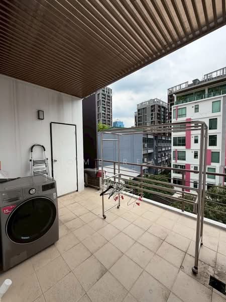 Residence Sukhumvit 65, Bangkok, Sukhumvit Road, Phra Kanong Nua, Watthana, Bangkok, 4 Bedrooms, 380 sqm, Townhouse For Sale, by HOME Real Estate Service, 500399989 - DDproperty.com