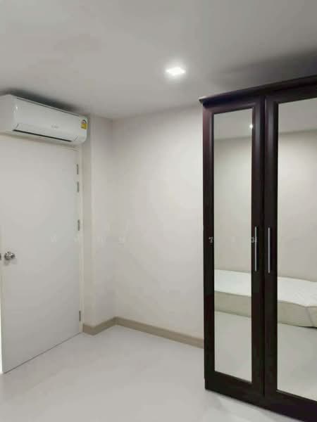 Century Park, Bangkok, 49 22 Vibhavadi-Rangsit Road, Jom Phon, Chatuchak, Bangkok, 2 Bedrooms, 49 sqm, Condo For Rent, by Apinya Pitakchaitham, 500400071 - DDproperty.com