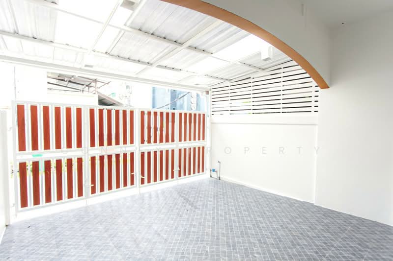 Townhouse/Townhome Sam Saen Nok, Bangkok, , Samsen Nok, Huai Khwang, Bangkok, 4 Bedrooms, 350 sqm, Townhouse For Sale, by Connex Property, 500400151 - DDproperty.com