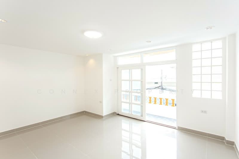 Townhouse/Townhome Sam Saen Nok, Bangkok, , Samsen Nok, Huai Khwang, Bangkok, 4 Bedrooms, 350 sqm, Townhouse For Sale, by Connex Property, 500400151 - DDproperty.com