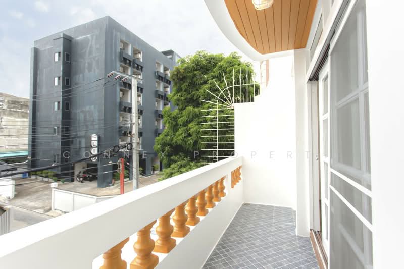 Townhouse/Townhome Sam Saen Nok, Bangkok, , Samsen Nok, Huai Khwang, Bangkok, 4 Bedrooms, 350 sqm, Townhouse For Sale, by Connex Property, 500400151 - DDproperty.com