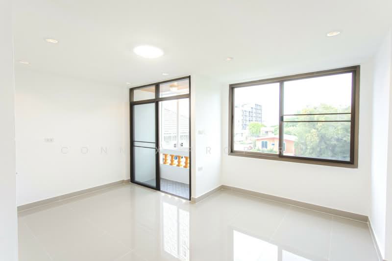 Townhouse/Townhome Sam Saen Nok, Bangkok, , Samsen Nok, Huai Khwang, Bangkok, 4 Bedrooms, 350 sqm, Townhouse For Sale, by Connex Property, 500400151 - DDproperty.com