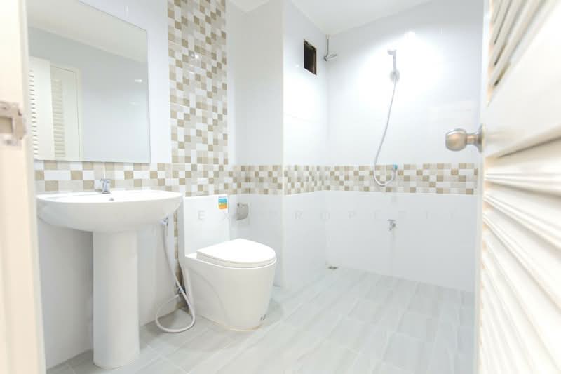 Townhouse/Townhome Sam Saen Nok, Bangkok, , Samsen Nok, Huai Khwang, Bangkok, 4 Bedrooms, 350 sqm, Townhouse For Sale, by Connex Property, 500400151 - DDproperty.com
