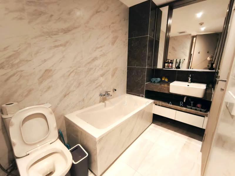 Fynn Asoke, Bangkok, 28 Sukhumvit 10 Alley, Khlong Toei, Bangkok, 2 Bedrooms, 42 sqm, Condo For Rent, by Somrad Phoopruksachart, 500400167 - DDproperty.com