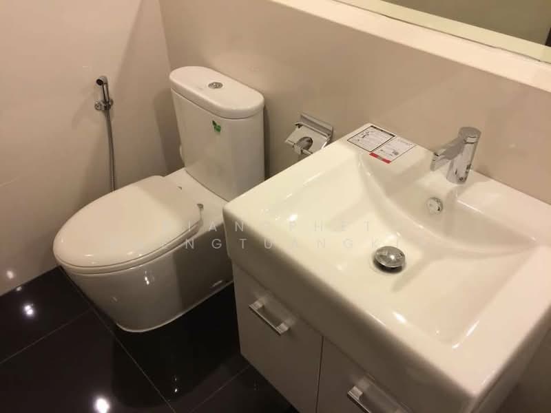 Rhythm Sathorn-Narathiwas, Bangkok, 651 Naradhiwas Rajanagarindra Road, Thung Maha Mek, Sathon, Bangkok, 2 Bedrooms, 60 sqm, Condo For Rent, by Piangphet Saengtuangkit, 500400264 - DDproperty.com