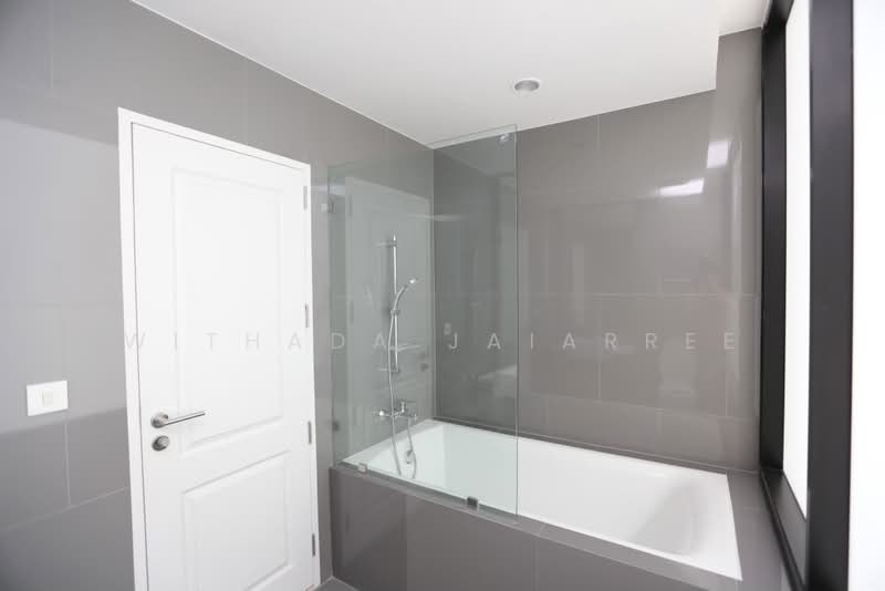 Noble Revo Silom, Bangkok, 88 Soi Surasak Surasak Road, Silom, Bang Rak, Bangkok, 2 Bedrooms, 66 sqm, Condo For Sale, by Withada Jaiarree, 500400385 - DDproperty.com