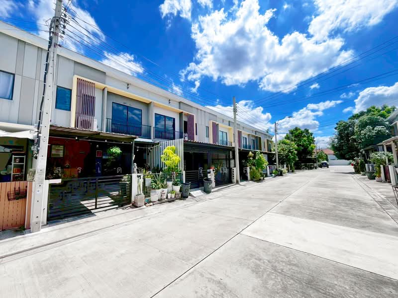 The Connect Don Mueang-Thoet Rachan, Bangkok, Thoet Rachan Road, Si Khan, Don Mueang, Bangkok, 3 Bedrooms, 73 sqm, Townhouse For Sale, by Suradej Arunsurosn, 500400387 - DDproperty.com