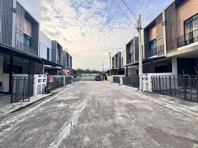 Happyville Donmuang, Bangkok, 151/179 Happyville, Si Khan, Don Mueang, Bangkok, 3 Bedrooms, 150 sqm, Townhouse For Sale, by The Best Property ตุ๊ก, 500400409 - DDproperty.com