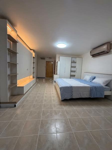Jomtien Thip Condotel, Chon Buri (Pattaya), จอมเทียน จอมเทียน, Nong Pru, Bang Lamung (Pattaya), Chon Buri (Pattaya), Studio, 30 sqm, Condo For Sale, by Regina Nuengjamnong, 500400410 - DDproperty.com