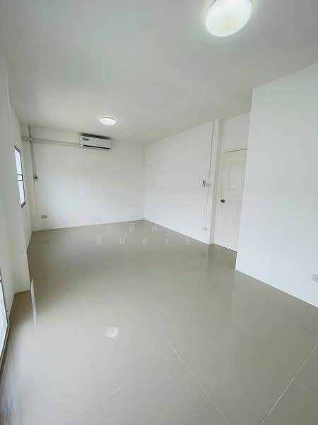 The Plus Sriracha - Raikluy, Chon Buri (Pattaya), Surasak, Si Racha, Chon Buri (Pattaya), 3 Bedrooms, 100 sqm, Townhouse For Sale, by ลุลิตตา อินทร์โพ, 500400446 - DDproperty.com