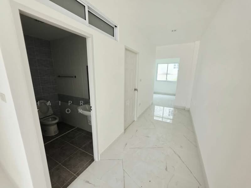 Brand-New 2-Storey Townhome for Sale at Nutchanok Project, Si Racha – Near the Motorway!, Chon Buri (Pattaya), Si Racha, Chon Buri (Pattaya), 3 Bedrooms, 116 sqm, Townhouse For Sale, by ThaiPropertyInvestor Co., Ltd, 500400492 - DDproperty.com