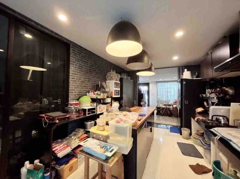 Areeya Mova Kaset-Nawamintr, Bangkok, Soi Moobaan Areeya Mowa, Chorake Bua, Lat Phrao, Bangkok, 3 Bedrooms, 170 sqm, Townhouse For Sale, by Ashiraya Suwannin, 500400516 - DDproperty.com