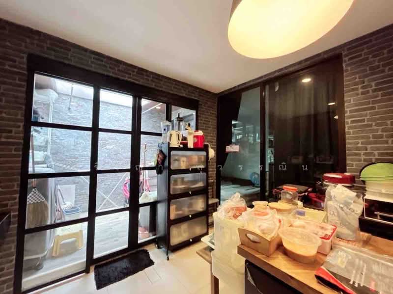 Areeya Mova Kaset-Nawamintr, Bangkok, Soi Moobaan Areeya Mowa, Chorake Bua, Lat Phrao, Bangkok, 3 Bedrooms, 170 sqm, Townhouse For Sale, by Ashiraya Suwannin, 500400516 - DDproperty.com
