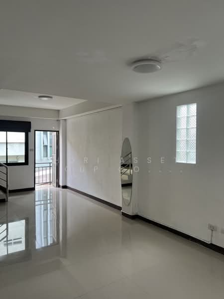 Commercial building near Thanin Market, Chiang Mai, chiang-mai, Chang Phuak, Muang Chiang Mai, Chiang Mai, , 224 sqm, Shophouse For Rent, by Shori Asset Group Co., Ltd., 500400523 - DDproperty.com