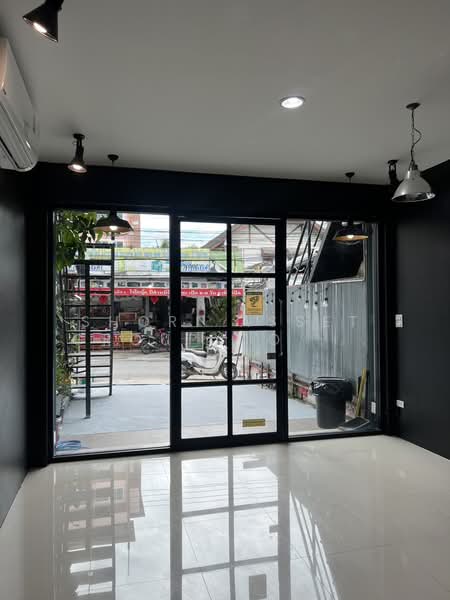 Commercial building near Thanin Market, Chiang Mai, chiang-mai, Chang Phuak, Muang Chiang Mai, Chiang Mai, , 224 sqm, Shophouse For Rent, by Shori Asset Group Co., Ltd., 500400523 - DDproperty.com
