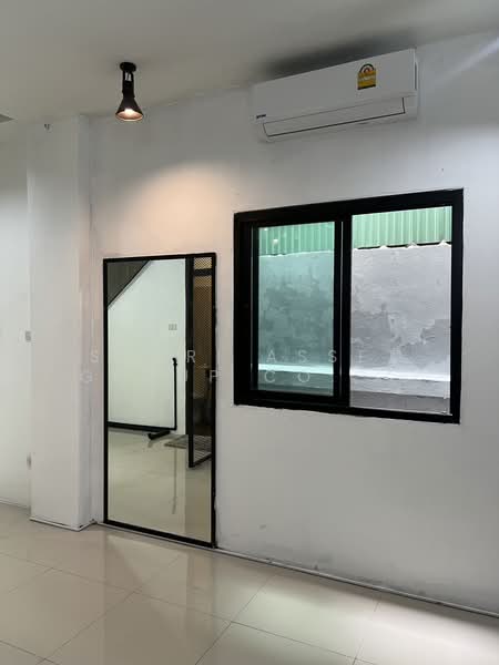 Commercial building near Thanin Market, Chiang Mai, chiang-mai, Chang Phuak, Muang Chiang Mai, Chiang Mai, , 224 sqm, Shophouse For Rent, by Shori Asset Group Co., Ltd., 500400523 - DDproperty.com