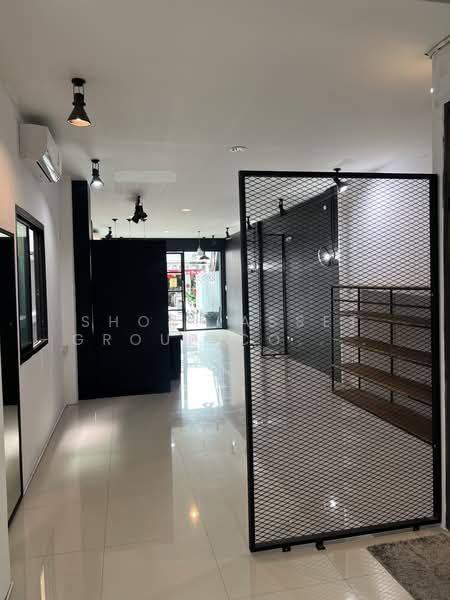 Commercial building near Thanin Market, Chiang Mai, chiang-mai, Chang Phuak, Muang Chiang Mai, Chiang Mai, , 224 sqm, Shophouse For Rent, by Shori Asset Group Co., Ltd., 500400523 - DDproperty.com