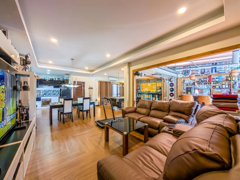Stylish Pool Villa for Sale Chaiyaphruek East Pattaya, Chon Buri (Pattaya), Bang Lamung, Bang Lamung (Pattaya), Chon Buri (Pattaya), 2 Bedrooms, 190 sqm, Villa For Sale, by PLC Real Estate, 500400532 - DDproperty.com