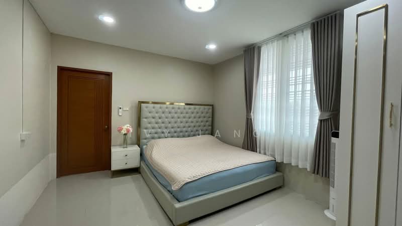 Baan Suan Neramit Watcharapol-Permsin, Bangkok, Permsin Road, Khlong Tanon, Sai Mai, Bangkok, 5 Bedrooms, 320 sqm, Single Detached House For Rent, by Ivy Jang, 500400553 - DDproperty.com