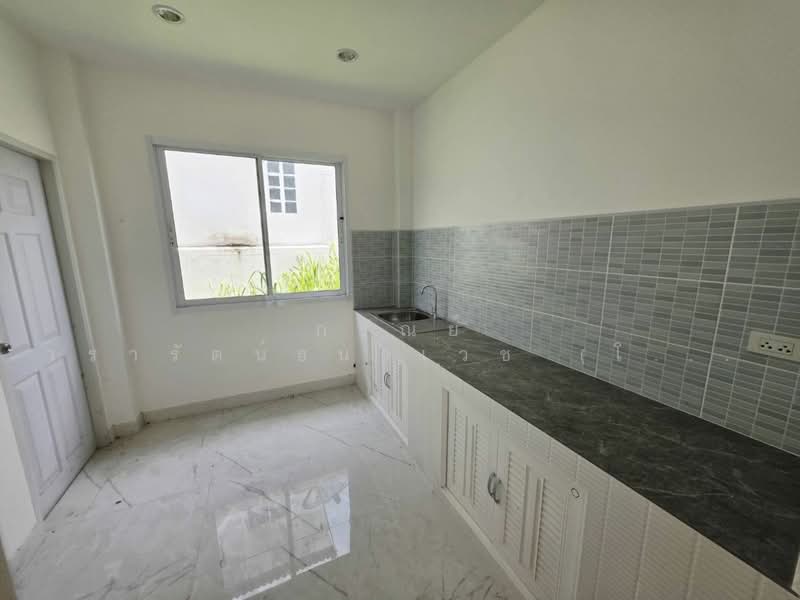 Beautiful Condominium on the 28th Floor with Stunning Views, Chon Buri (Pattaya), Si Racha, Chon Buri (Pattaya), 3 Bedrooms, 116 sqm, Townhouse For Sale, by กรัณย์ วรารัตน์ธนาเวช (โม), 500400600 - DDproperty.com