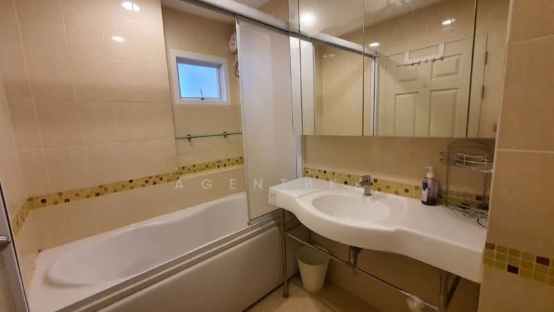 Life @ Ratchada, Bangkok, 36 Soi Lat Phrao 36, Chan Kasem, Chatuchak, Bangkok, 1 Bedroom, 42 sqm, Condo For Rent, by Agentbkk, 500400602 - DDproperty.com