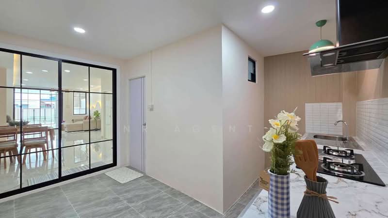 ช. รุ่งเรือง 5, Nonthaburi, Bang Rak Pattana, Bang Bua Thong, Nonthaburi, 3 Bedrooms, 98 sqm, Townhouse For Sale, by NR AGENT, 500400637 - DDproperty.com