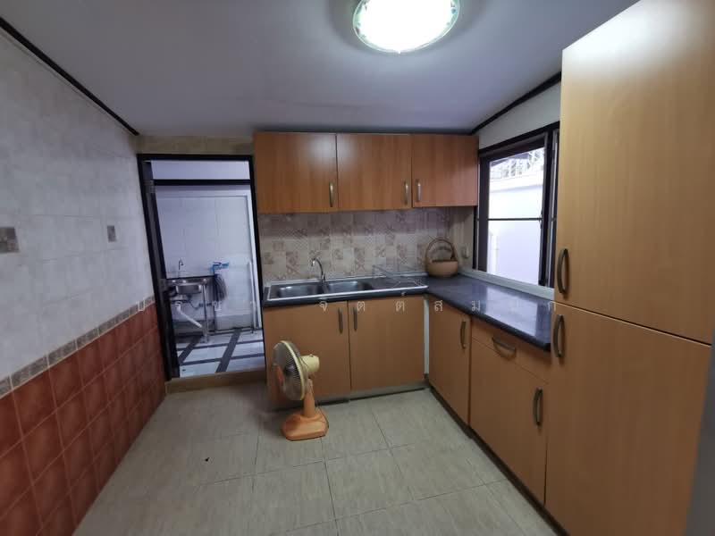 บ้านเดี่ยว 4 ห้องนอนย่านอารีย์-สะพานควาย, กรุงเทพ, พหลโยธิน, สามเสนใน, พญาไท, กรุงเทพ, 200 ตร.ม., บ้านเดี่ยว ให้เช่า, โดย ปรีชา จิตต์สมนึก, 500400710 - DDproperty.com