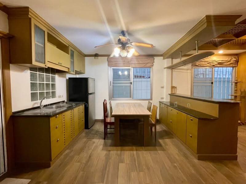 4 Bedrooms Detached house partly furnished around Ari-Rama 6 road, Bangkok, พหลโยธิน, Samsen Nai, Phaya Thai, Bangkok, 4 Bedrooms, 200 sqm, Single Detached House For Rent, by ปรีชา จิตต์สมนึก, 500400710 - DDproperty.com