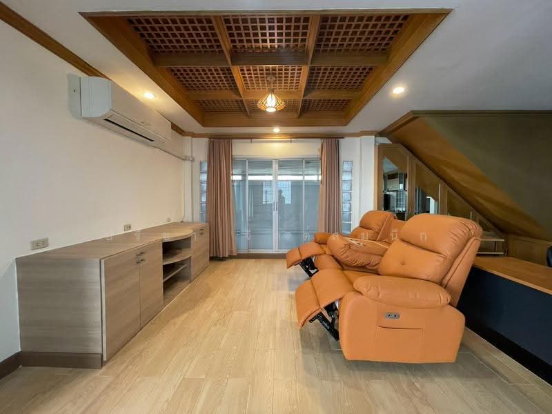 บ้านเดี่ยว 4 ห้องนอนย่านอารีย์-สะพานควาย, กรุงเทพ, พหลโยธิน, สามเสนใน, พญาไท, กรุงเทพ, 200 ตร.ม., บ้านเดี่ยว ให้เช่า, โดย ปรีชา จิตต์สมนึก, 500400710 - DDproperty.com