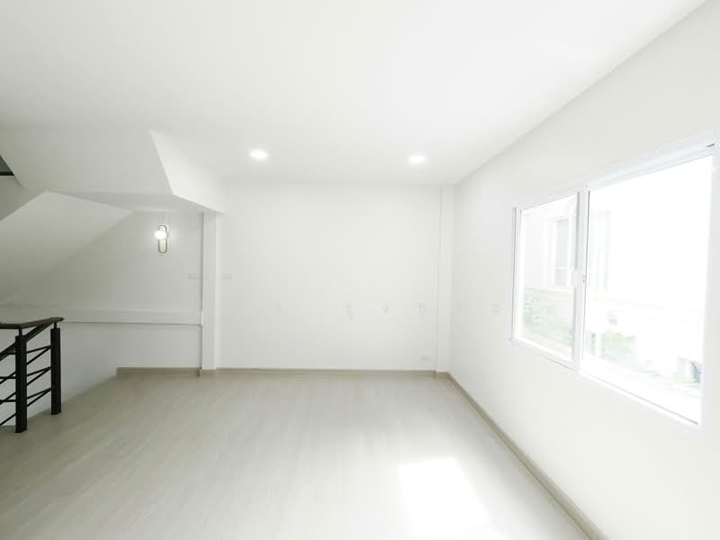 ขายราคาพิเศษ ทาวน์เฮ้าส์ 3.5 ชั้น ม.สรานนท์ ขนาด 18 ตร.ว. 4 ห้องนอน 3 ห้องน้ำ บ้านสวยมาก ฟังชั่นบ้าน, นนทบุรี, ติวานนท์-ปากเกร็ด, ปากเกร็ด, นนทบุรี, 180 ตร.ม., ทาวน์เฮ้าส์ ขาย, โดย วิภา รุ่งธุระ, 500400716 - DDproperty.com