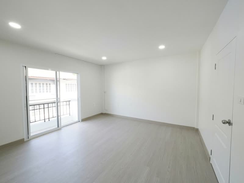 ขายราคาพิเศษ ทาวน์เฮ้าส์ 3.5 ชั้น ม.สรานนท์ ขนาด 18 ตร.ว. 4 ห้องนอน 3 ห้องน้ำ บ้านสวยมาก ฟังชั่นบ้าน, นนทบุรี, ติวานนท์-ปากเกร็ด, ปากเกร็ด, นนทบุรี, 180 ตร.ม., ทาวน์เฮ้าส์ ขาย, โดย วิภา รุ่งธุระ, 500400716 - DDproperty.com