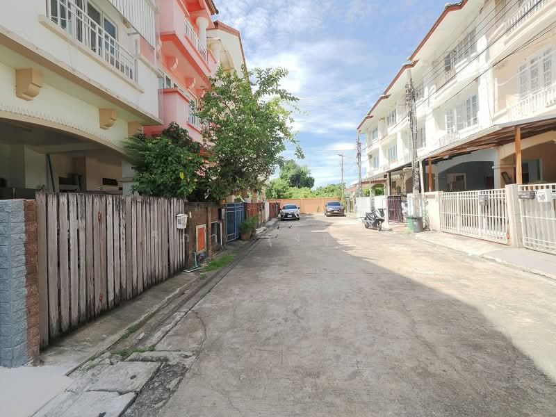 ขายราคาพิเศษ ทาวน์เฮ้าส์ 3.5 ชั้น ม.สรานนท์ ขนาด 18 ตร.ว. 4 ห้องนอน 3 ห้องน้ำ บ้านสวยมาก ฟังชั่นบ้าน, นนทบุรี, ติวานนท์-ปากเกร็ด, ปากเกร็ด, นนทบุรี, 180 ตร.ม., ทาวน์เฮ้าส์ ขาย, โดย วิภา รุ่งธุระ, 500400716 - DDproperty.com