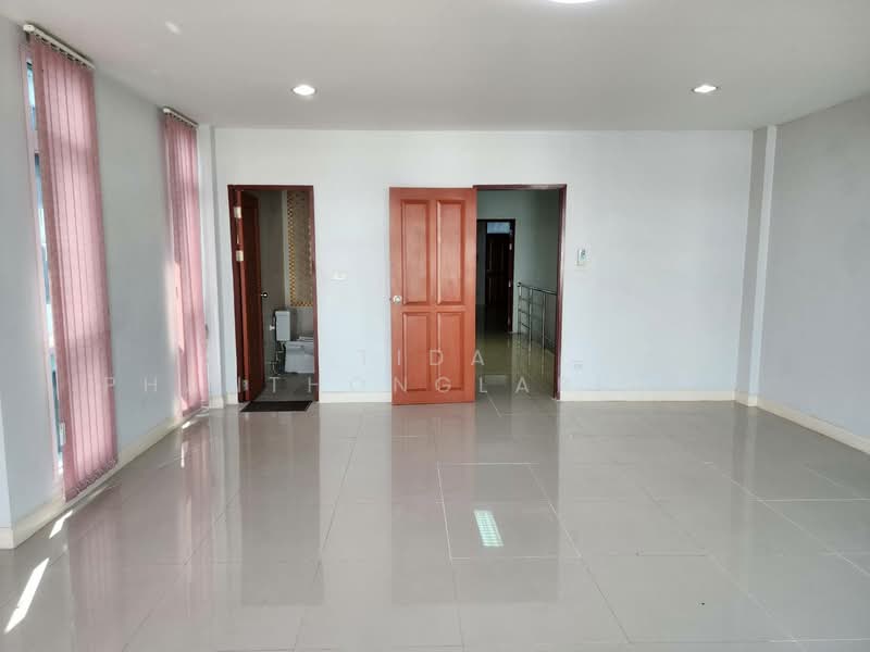 ให้เช่า ออฟฟิศ ลาดพร้าววังหิน (Ladprao Wanghin) 320 ตร.ม., กรุงเทพ, ลาดพร้าว, กรุงเทพ, 320 ตร.ม., สำนักงาน ให้เช่า, โดย Tida phanthonglarptawee, 500400750 - DDproperty.com