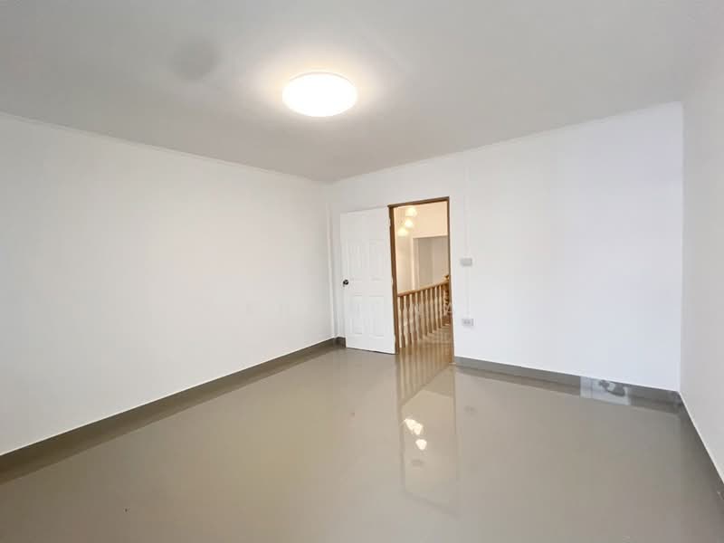 Sirinthep Village 9, Bangkok, Rat Phatthana Road, Saphan Sung, Bangkok, 4 Bedrooms, 180 sqm, Townhouse For Sale, by Khun Na, 500400767 - DDproperty.com