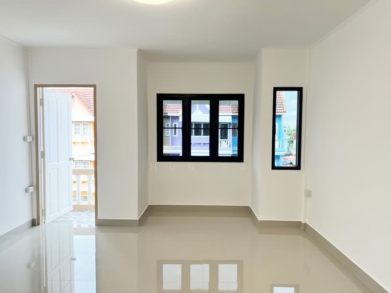 Sirinthep Village 9, Bangkok, Rat Phatthana Road, Saphan Sung, Bangkok, 4 Bedrooms, 180 sqm, Townhouse For Sale, by Khun Na, 500400767 - DDproperty.com