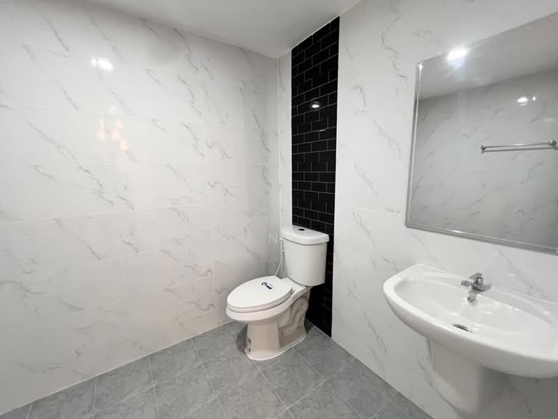 Sirinthep Village 9, Bangkok, Rat Phatthana Road, Saphan Sung, Bangkok, 4 Bedrooms, 180 sqm, Townhouse For Sale, by Khun Na, 500400767 - DDproperty.com