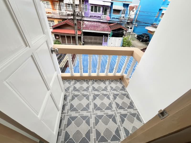 Sirinthep Village 9 : หมู่บ้านศิรินเทพ 9, กรุงเทพ, ถนนราษฎร์พัฒนา, สะพานสูง, กรุงเทพ, 180 ตร.ม., ทาวน์เฮ้าส์ ขาย, โดย Khun Na, 500400767 - DDproperty.com