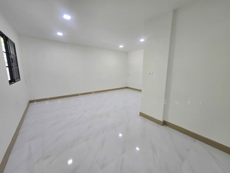 K.C. Garden Home, Bangkok, Nimit Mai Road, Sam Wa Tawan Ok, Khlong Sam Wa, Bangkok, 4 Bedrooms, 200 sqm, Single Detached House For Sale, by นภัสศรณ์ วงศ์สินไทยกร (นันท์), 500400772 - DDproperty.com