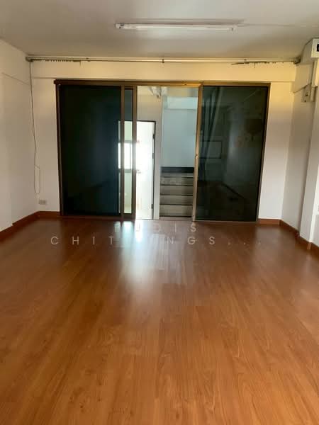5.5-Storey Commercial Building for Rent – Charoen Krung, BTS Saphan Taksin, Sathorn, Bangkok, Silom, Bang Rak, Bangkok, , 213 sqm, Shophouse For Rent, by Pudis Chitrungsakorn, 500400888 - DDproperty.com