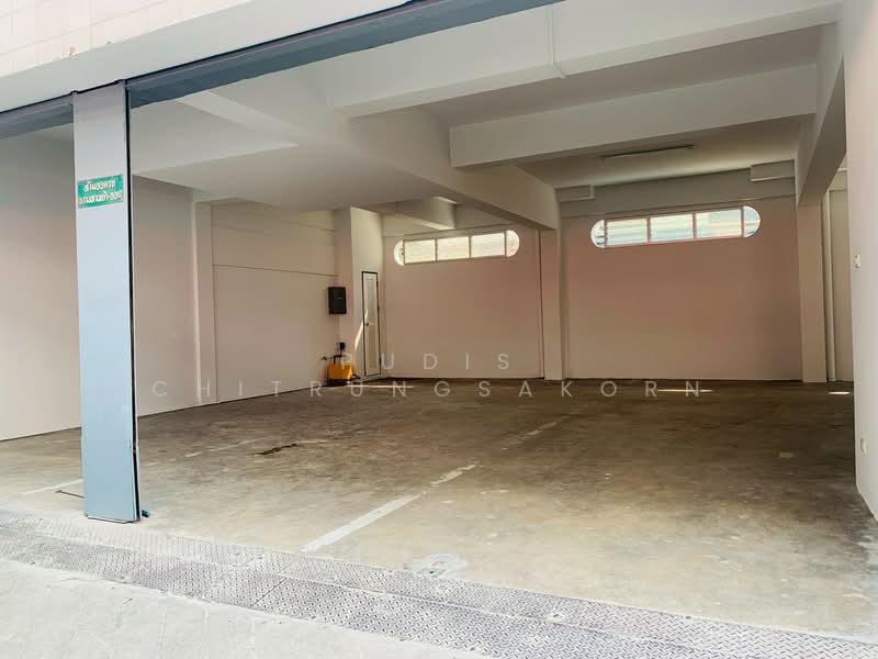 อาคารพาณิชย์ 5 ชั้นให้เช่า เจริญกรุง – BTS สะพานตากสิน – สาทร, กรุงเทพ, บางรัก, กรุงเทพ, 824 ตร.ม., ตึกแถว-อาคารพาณิชย์ ให้เช่า, โดย Pudis Chitrungsakorn, 500400892 - DDproperty.com