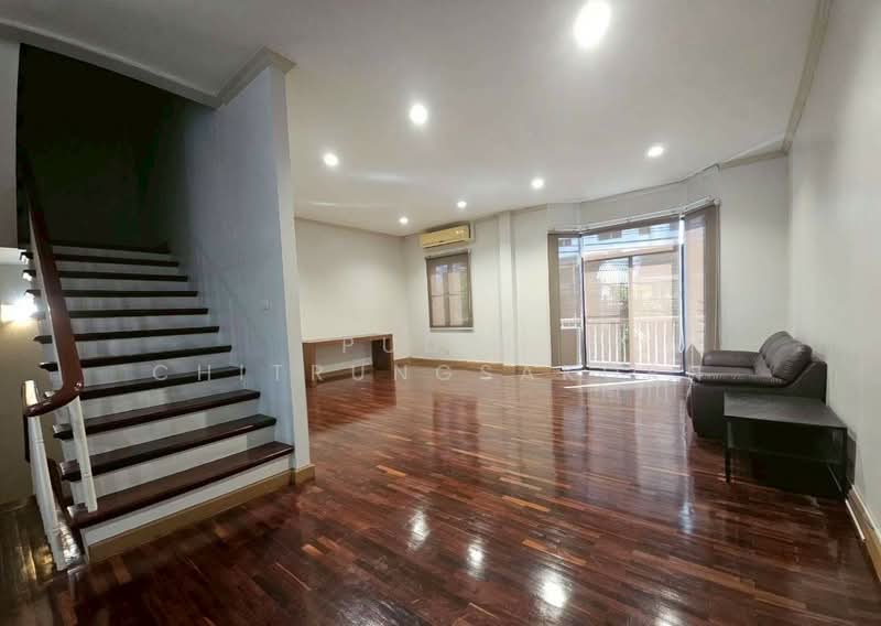 Townhome for Rent – Sathorn / Naradhiwas Rajanagarindra, Bangkok, Yan Nawa, Sathon, Bangkok, 4 Bedrooms, 350 sqm, Townhouse For Rent, by Pudis Chitrungsakorn, 500400896 - DDproperty.com