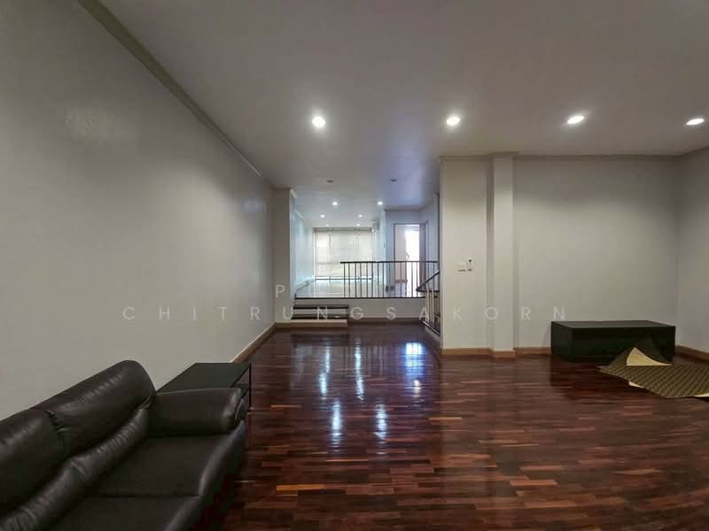 Townhome for Rent – Sathorn / Naradhiwas Rajanagarindra, Bangkok, Yan Nawa, Sathon, Bangkok, 4 Bedrooms, 350 sqm, Townhouse For Rent, by Pudis Chitrungsakorn, 500400896 - DDproperty.com