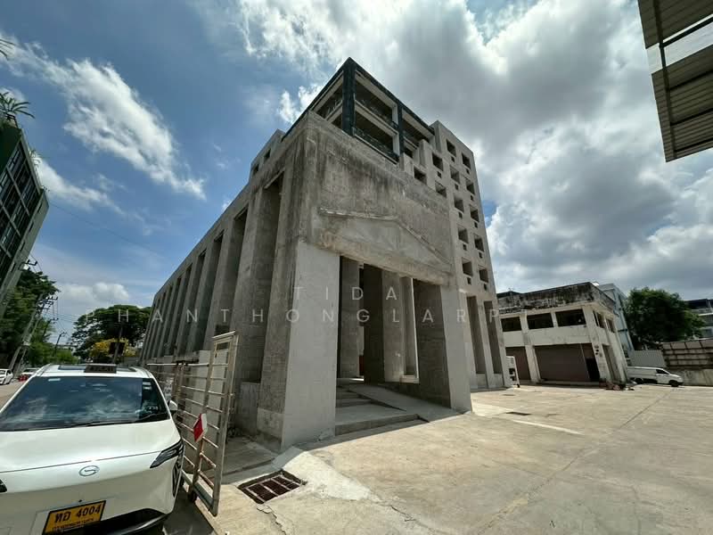 ขาย สำนักงานและคลังสินค้า ศรีนครินทร์ (Srinakarin) 4,200 ตร.ม, กรุงเทพ, หนองบอน, ประเวศ, กรุงเทพ, 4,200 ตร.ม., สำนักงาน ขาย, โดย Tida phanthonglarptawee, 500400902 - DDproperty.com