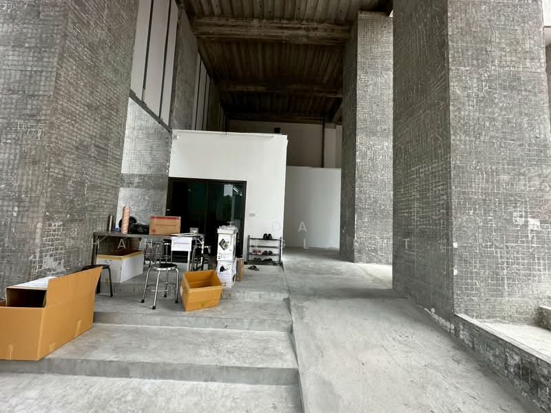 For Sale: Office and Warehouse in Srinakarin, 4,200 sq.m, Bangkok, Nong Bon, Prawet, Bangkok, , 4,200 sqm, Office Space For Sale, by Tida phanthonglarptawee, 500400902 - DDproperty.com