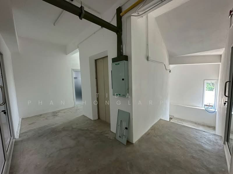 For Sale: Office and Warehouse in Srinakarin, 4,200 sq.m, Bangkok, Nong Bon, Prawet, Bangkok, , 4,200 sqm, Office Space For Sale, by Tida phanthonglarptawee, 500400902 - DDproperty.com