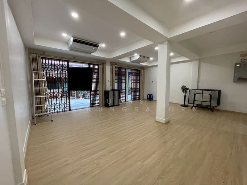 Commercial Building for Rent – Rama 4 / Banthat Thong / Charoen Mueang Road, Bangkok, Rong Muang, Pathum Wan, Bangkok, , 360 sqm, Shophouse For Rent, by Pudis Chitrungsakorn, 500400907 - DDproperty.com