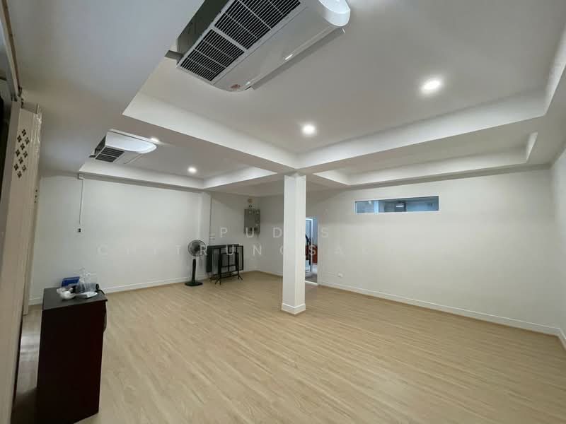 Commercial Building for Rent – Rama 4 / Banthat Thong / Charoen Mueang Road, Bangkok, Rong Muang, Pathum Wan, Bangkok, , 360 sqm, Shophouse For Rent, by Pudis Chitrungsakorn, 500400907 - DDproperty.com