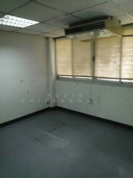 5-Storey Commercial Building for Rent – BTS Chidlom, Bangkok, Lumphini, Pathum Wan, Bangkok, , 295 sqm, Shophouse For Rent, by Pudis Chitrungsakorn, 500400917 - DDproperty.com
